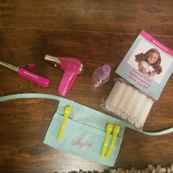 American Girl salon chair and stylist set - Picture 3 of 3